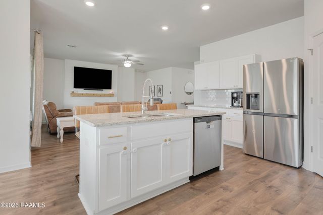 3402 Magnolia Cove Court, Maurice, LA 70555