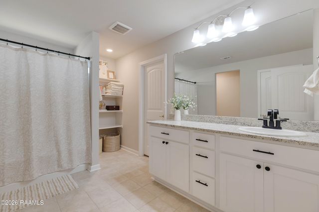 3402 Magnolia Cove Court, Maurice, LA 70555