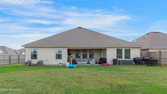 3402 Magnolia Cove Court, Maurice, LA 70555