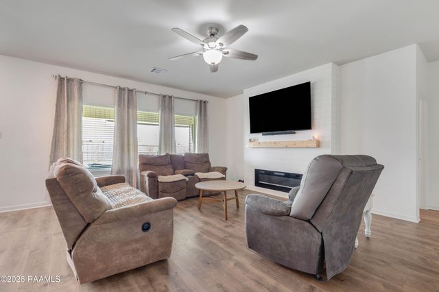 3402 Magnolia Cove Court, Maurice, LA 70555