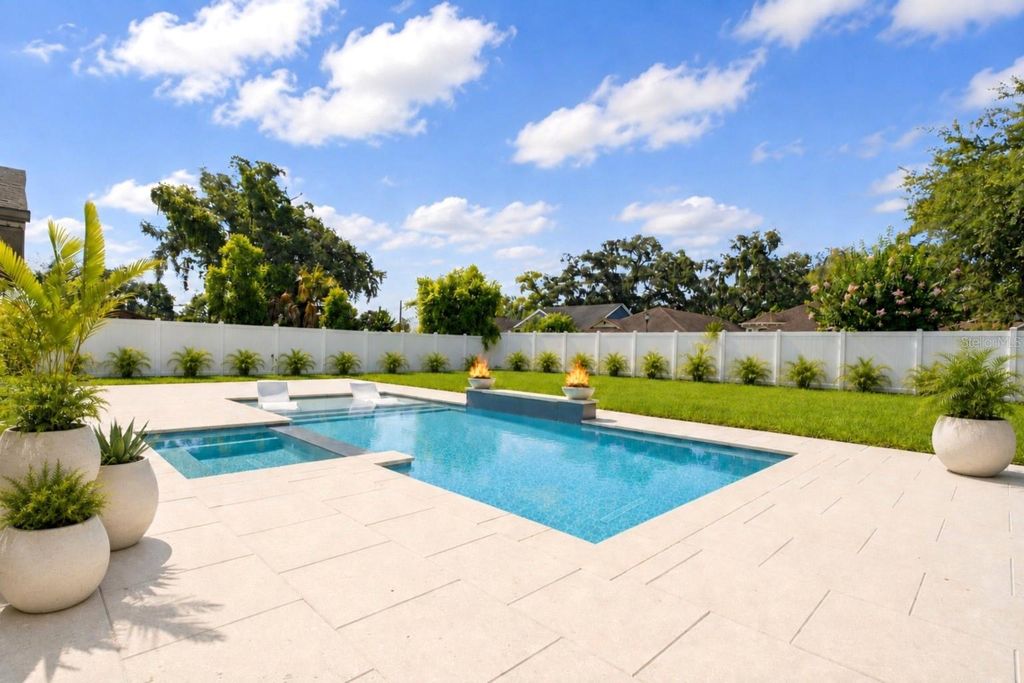 Image 2 of property listing at 906 SAMY DRIVE, Tampa, FL 33613