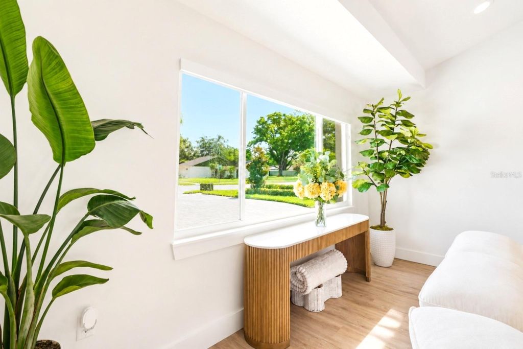 Image 17 of property listing at 906 SAMY DRIVE, Tampa, FL 33613