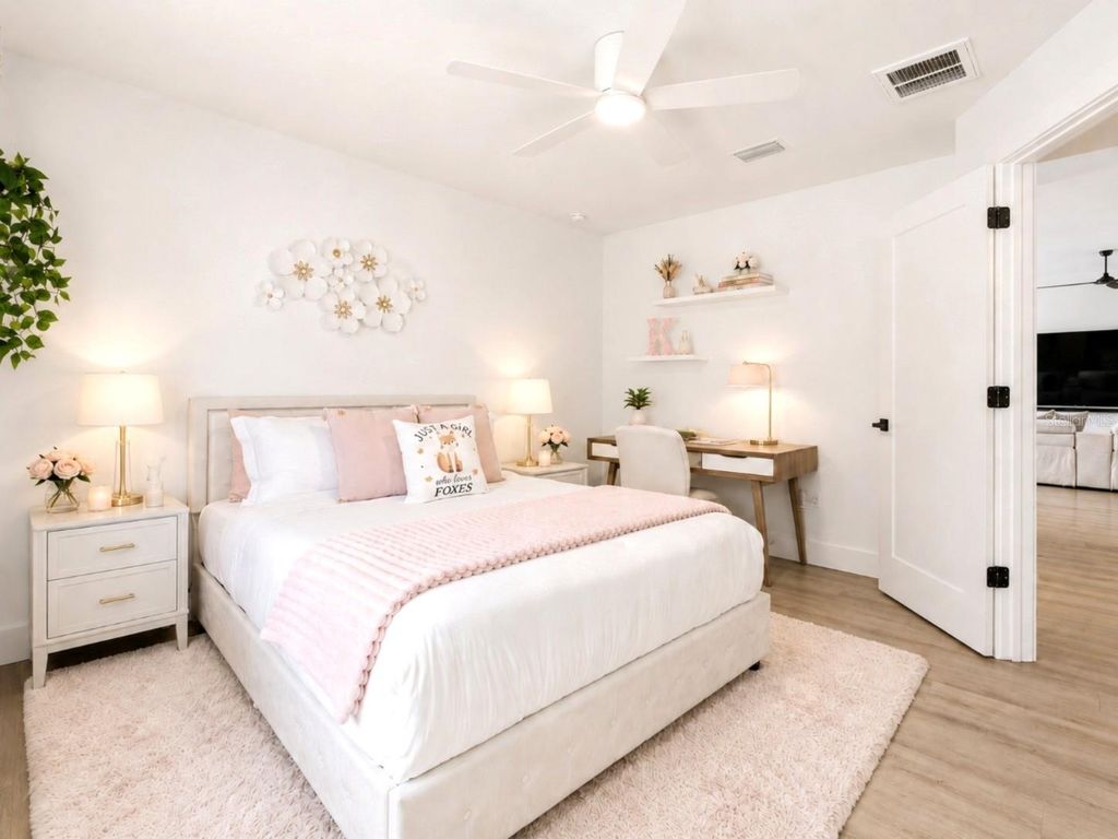 Image 32 of property listing at 906 SAMY DRIVE, Tampa, FL 33613