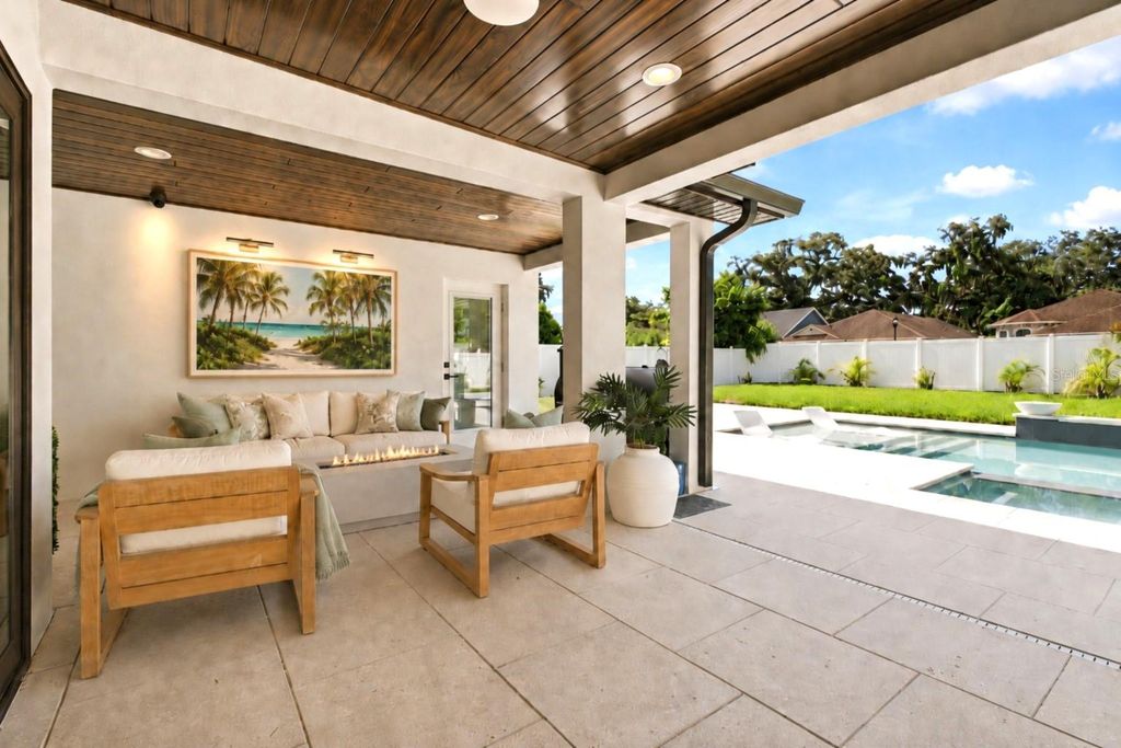 Image 41 of property listing at 906 SAMY DRIVE, Tampa, FL 33613