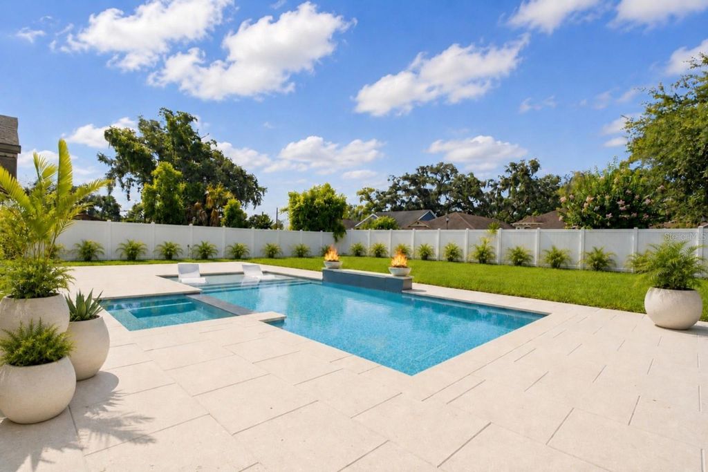 Image 43 of property listing at 906 SAMY DRIVE, Tampa, FL 33613