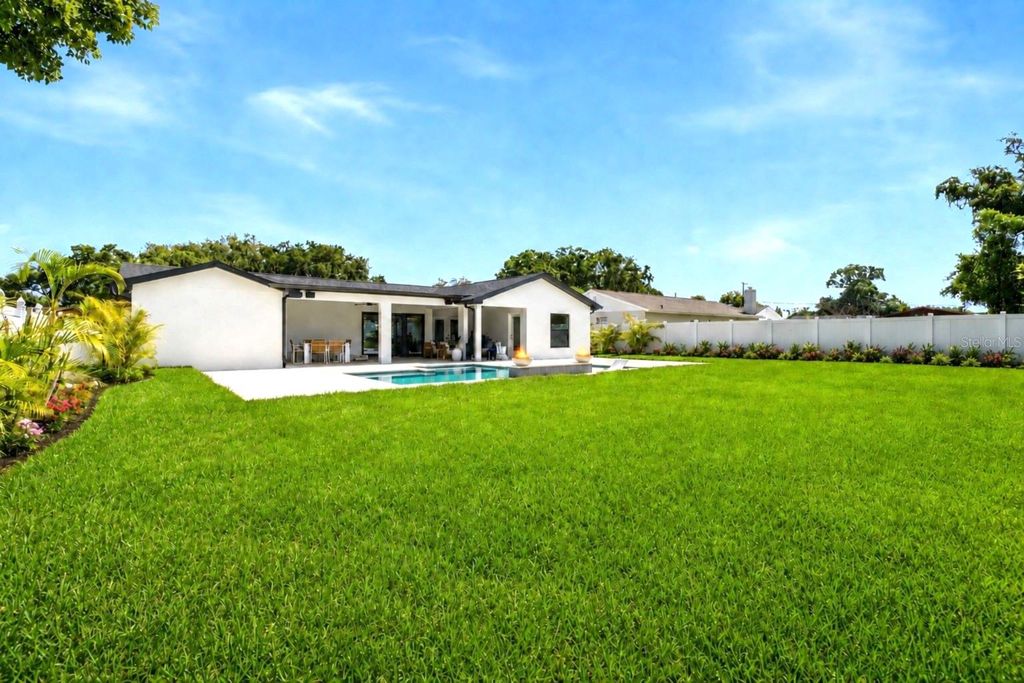 Image 46 of property listing at 906 SAMY DRIVE, Tampa, FL 33613