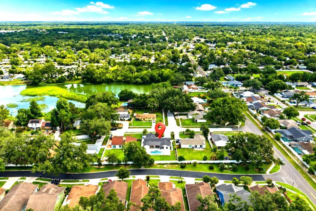 Image 51 of property listing at 906 SAMY DRIVE, Tampa, FL 33613