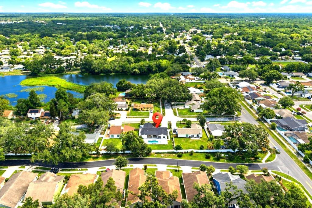 Image 53 of property listing at 906 SAMY DRIVE, Tampa, FL 33613