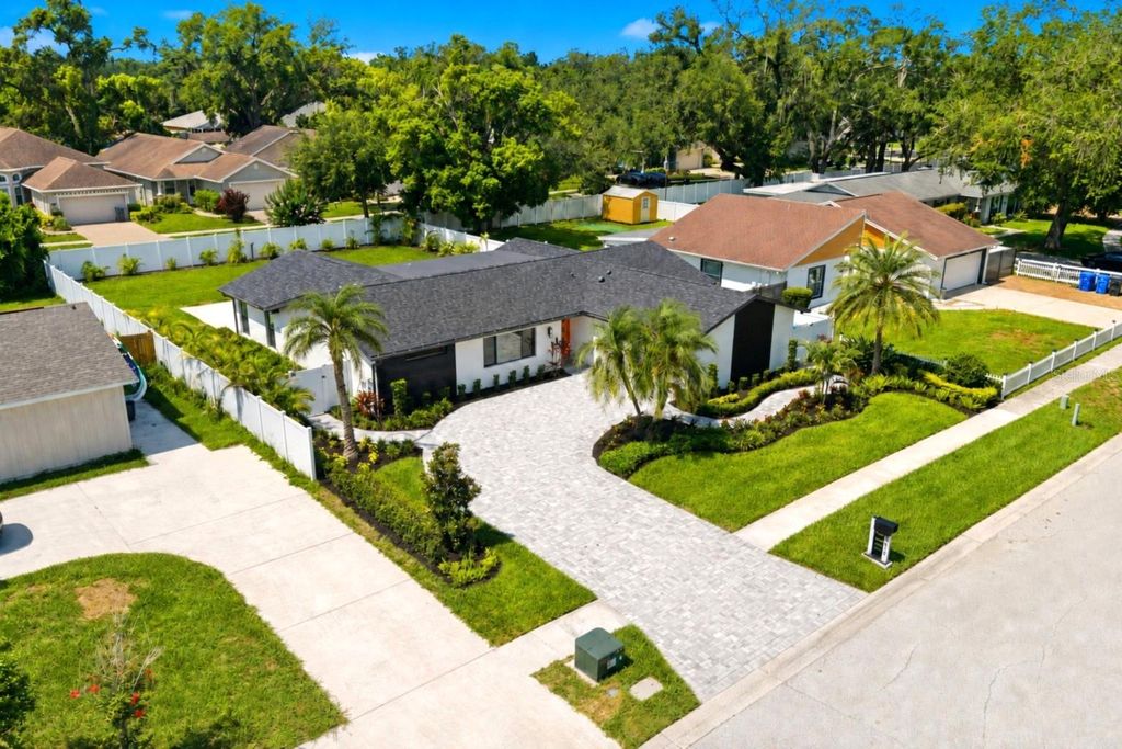 Image 55 of property listing at 906 SAMY DRIVE, Tampa, FL 33613
