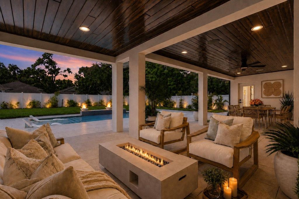 Image 57 of property listing at 906 SAMY DRIVE, Tampa, FL 33613