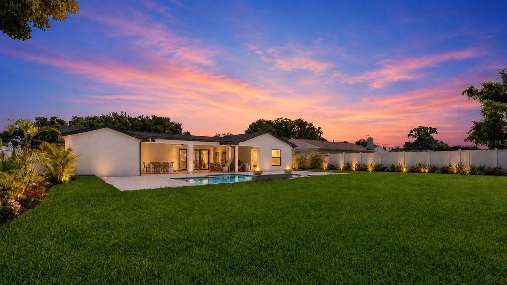 Image 64 of property listing at 906 SAMY DRIVE, Tampa, FL 33613