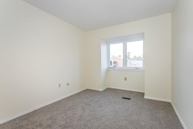 52 Rosewood Dr 52, Stoughton, MA 02072