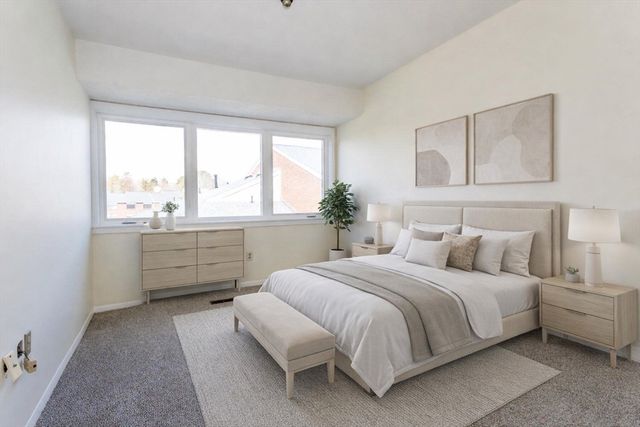 52 Rosewood Dr 52, Stoughton, MA 02072