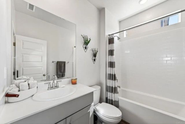 28252 Farm Creek Way, Valley Center, CA 92082