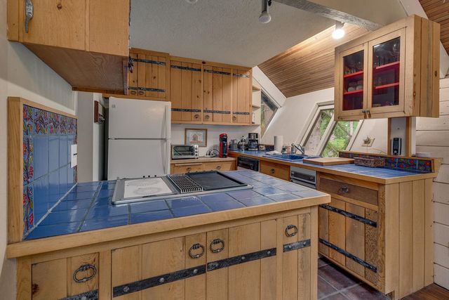 295 Snowbird Loop, Tahoma, CA 96142