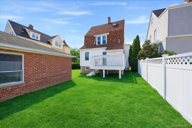 12 Tower Place, Yonkers, NY 10703