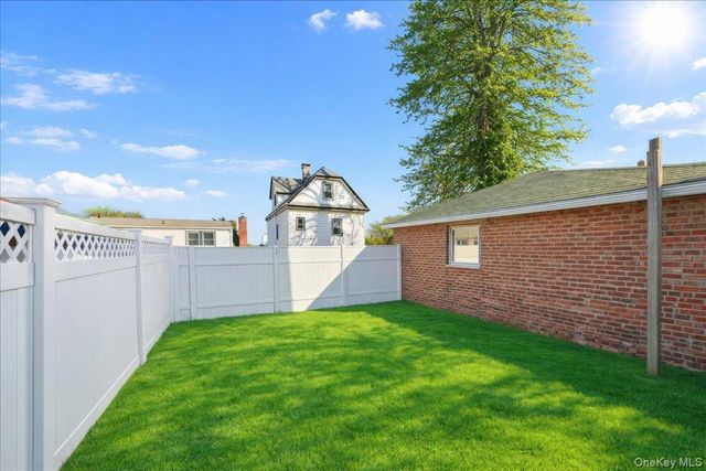 12 Tower Place, Yonkers, NY 10703