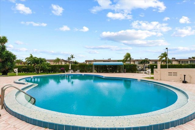 719 Lori Dr 204, Palm Springs, FL 33461