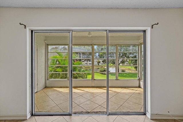 719 Lori Dr 204, Palm Springs, FL 33461