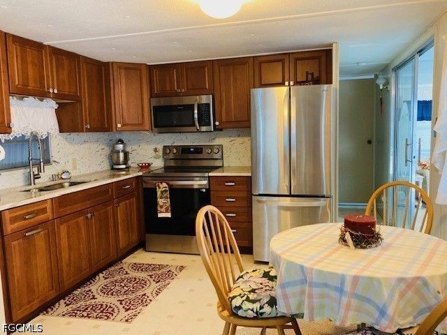 54 Channel LN, Fort Myers, FL 33905