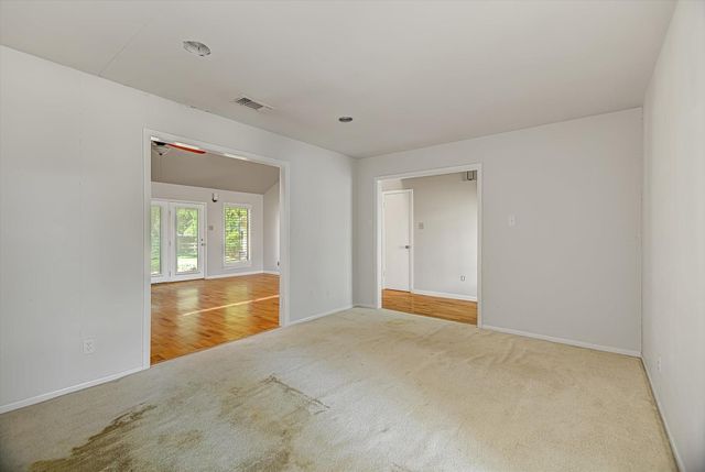 118 Lily Street, Lake Jackson, TX 77566