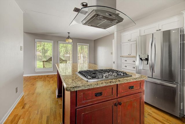 118 Lily Street, Lake Jackson, TX 77566