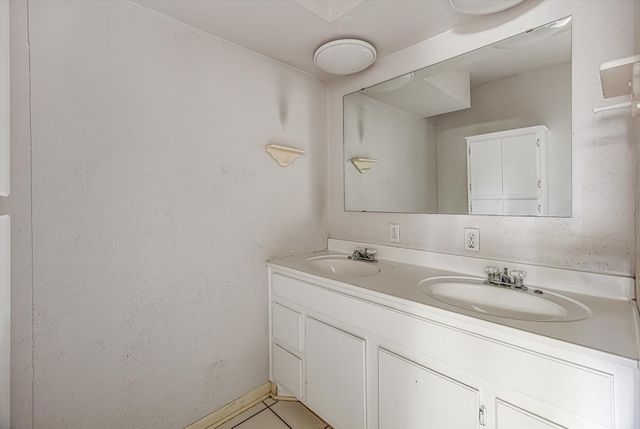 118 Lily Street, Lake Jackson, TX 77566