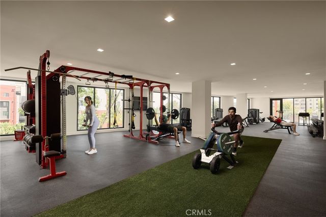 21010 Erwin Street PH745, Woodland Hills, CA 91367