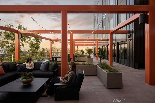 21010 Erwin Street PH745, Woodland Hills, CA 91367