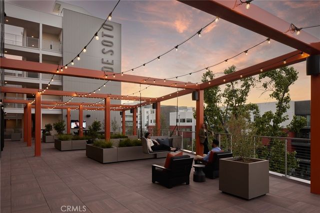 21010 Erwin Street PH745, Woodland Hills, CA 91367