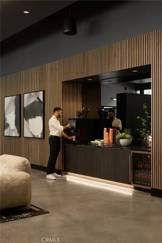 21010 Erwin Street PH745, Woodland Hills, CA 91367