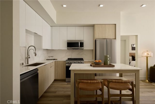 21010 Erwin Street PH745, Woodland Hills, CA 91367