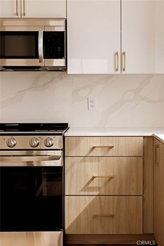 21010 Erwin Street PH745, Woodland Hills, CA 91367