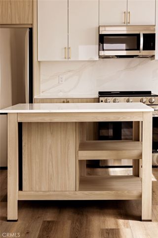 21010 Erwin Street PH745, Woodland Hills, CA 91367