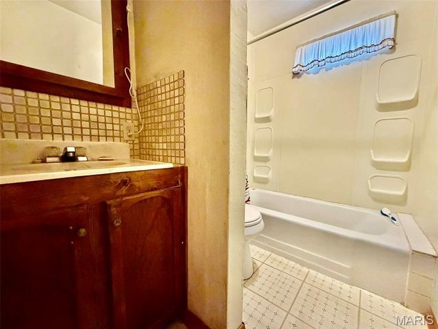 367 Elble Avenue, Wood River, IL 62095