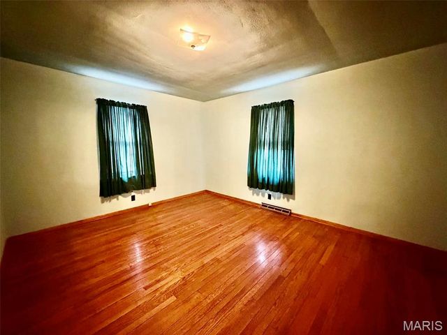 367 Elble Avenue, Wood River, IL 62095