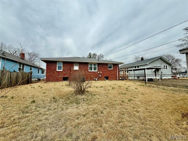 367 Elble Avenue, Wood River, IL 62095