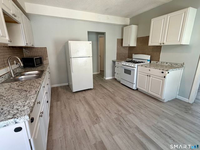 294-296 Bellevue Street, Hartford, CT 06120
