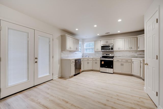 29 Broadmoor Circle, Cabot, AR 72023