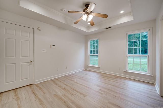 29 Broadmoor Circle, Cabot, AR 72023