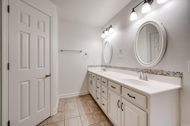 29 Broadmoor Circle, Cabot, AR 72023