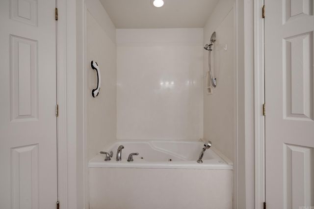 29 Broadmoor Circle, Cabot, AR 72023