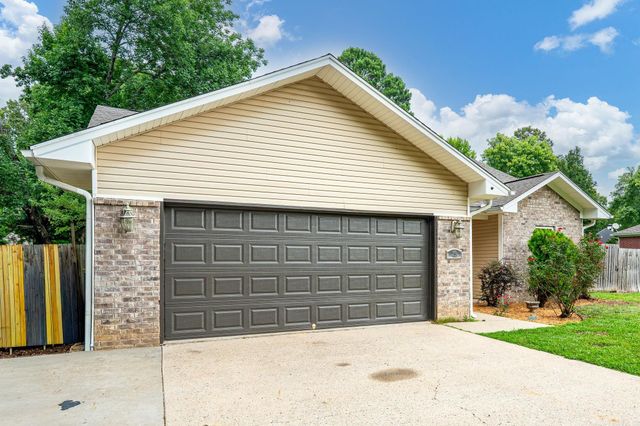 29 Broadmoor Circle, Cabot, AR 72023