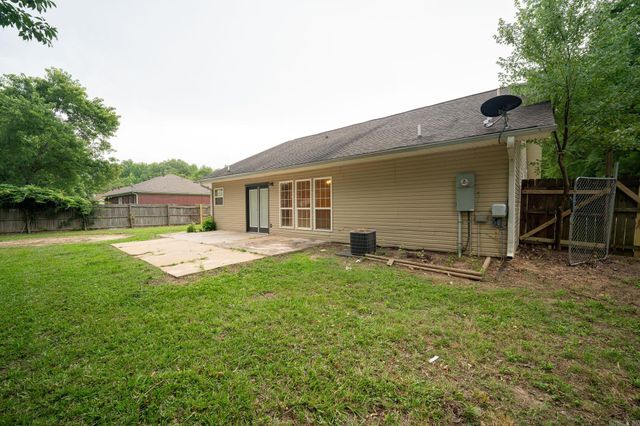 29 Broadmoor Circle, Cabot, AR 72023