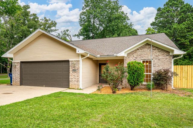 29 Broadmoor Circle, Cabot, AR 72023
