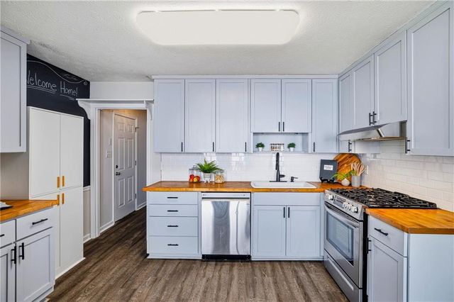 767 Pepperwood Trail, Stone Mountain, GA 30087