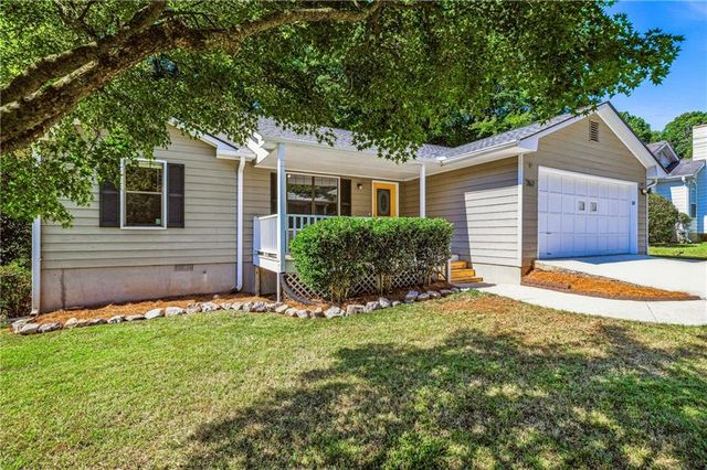 767 Pepperwood Trail, Stone Mountain, GA 30087