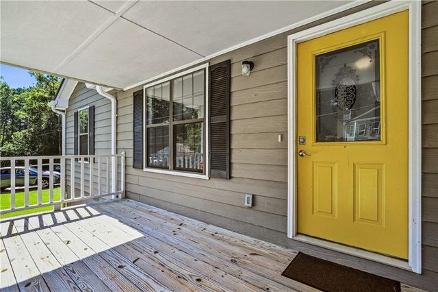 767 Pepperwood Trail, Stone Mountain, GA 30087