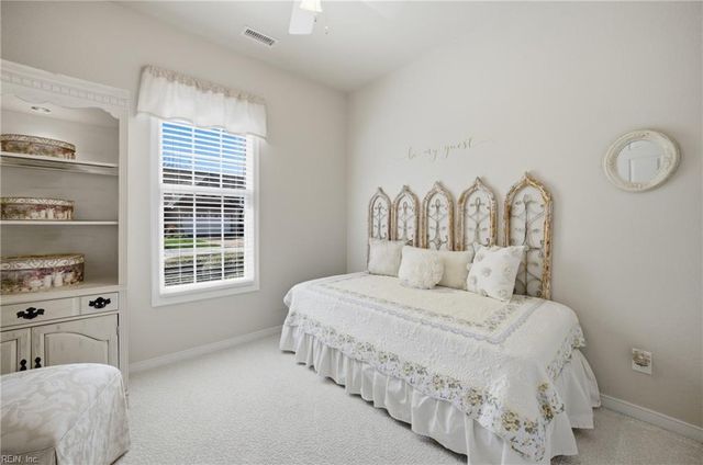 518 Dunning LN, Chesapeake, VA 23322