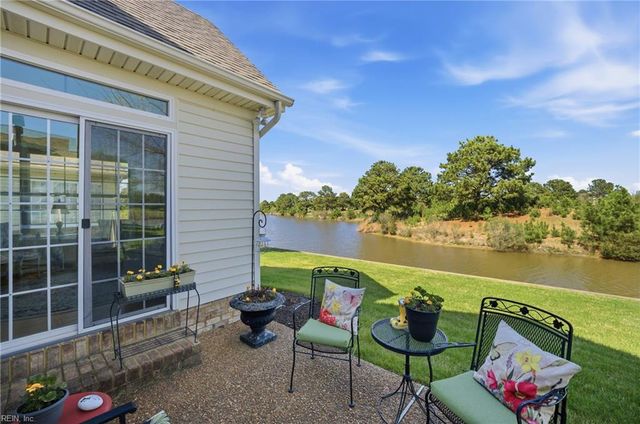 518 Dunning LN, Chesapeake, VA 23322